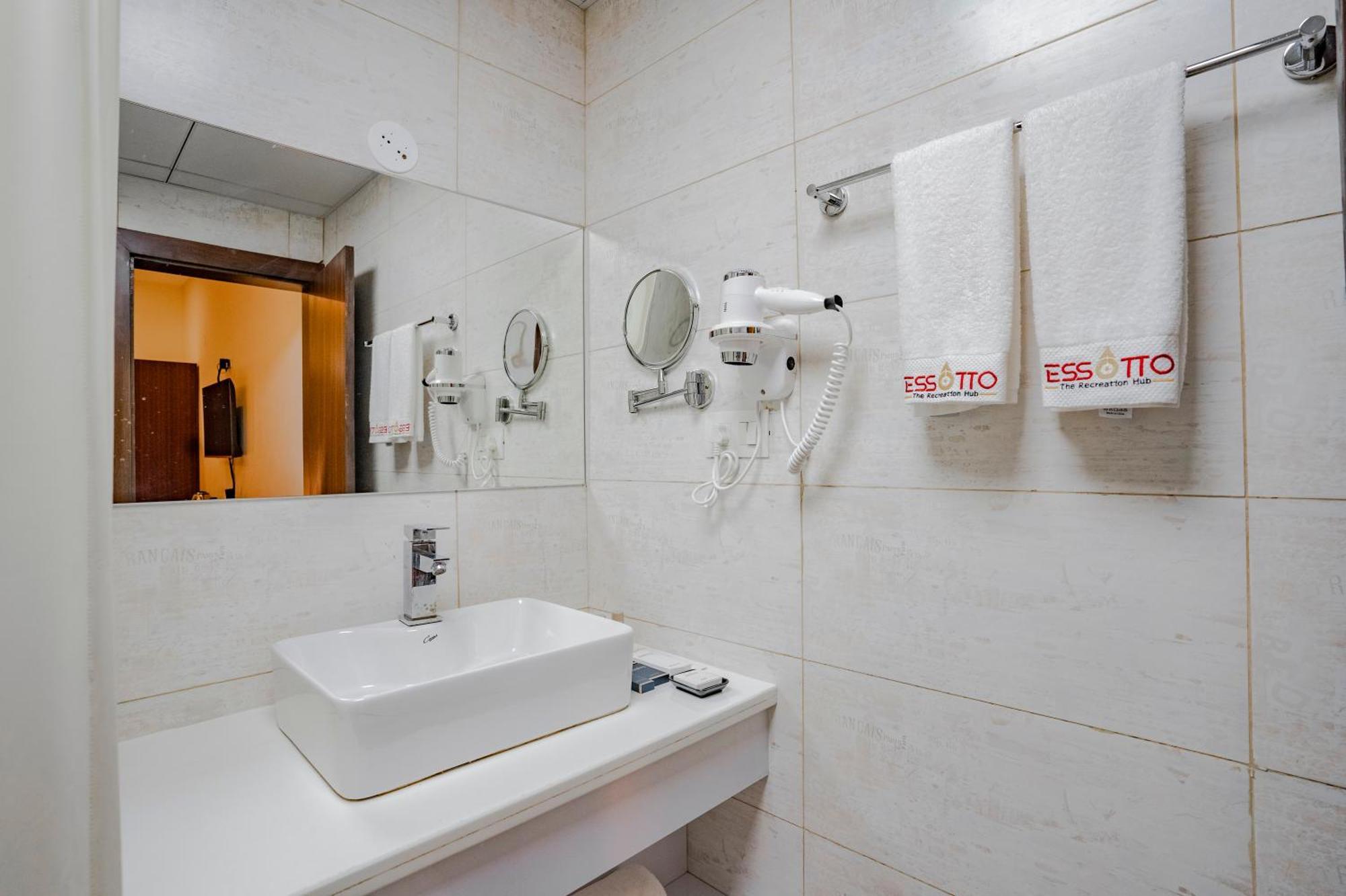 Essotto Recreation Hub Hotel Bangalore Room photo